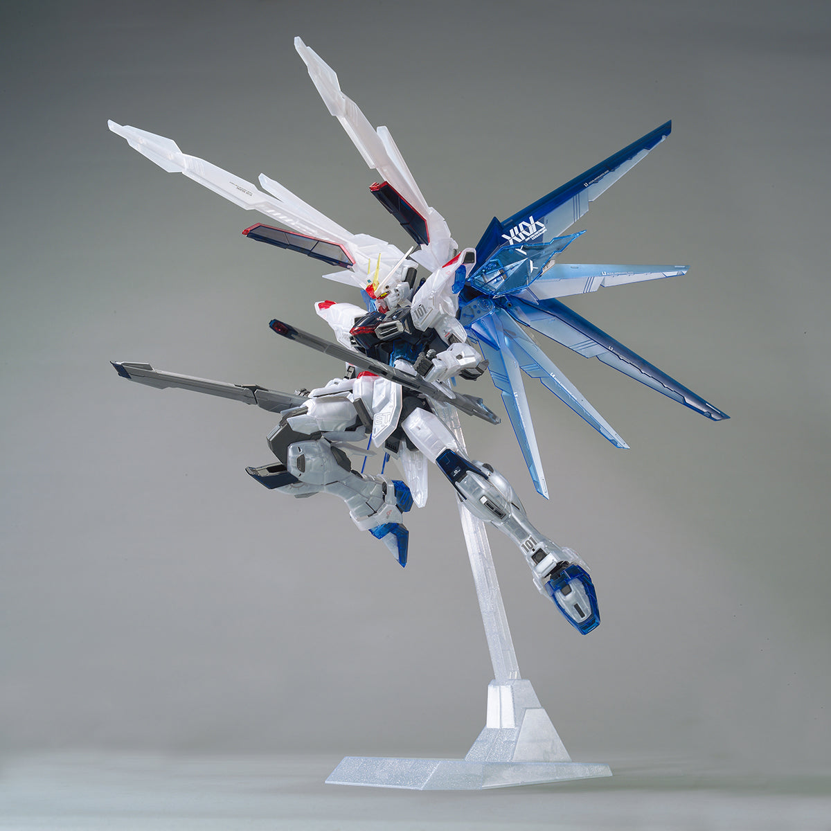 ロボット MG 1 100 Freedom Gundam Ver. 2.0 Clear MG 1/100 Freedom Gundam Ver.2.0 (Clear Color) — Claw Me Baby